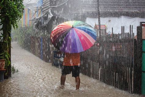 ระเบิดฝน (Rain Bomb) คืออะไร .